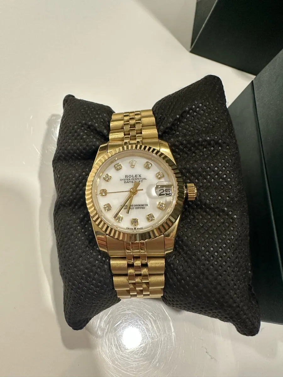 Women’s Watch - Image 1