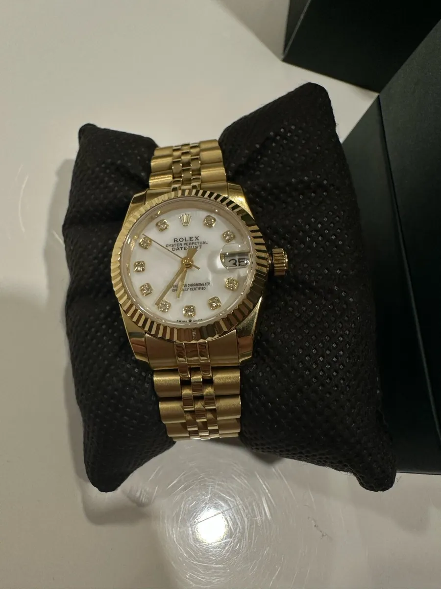 Women’s Watch - Image 2