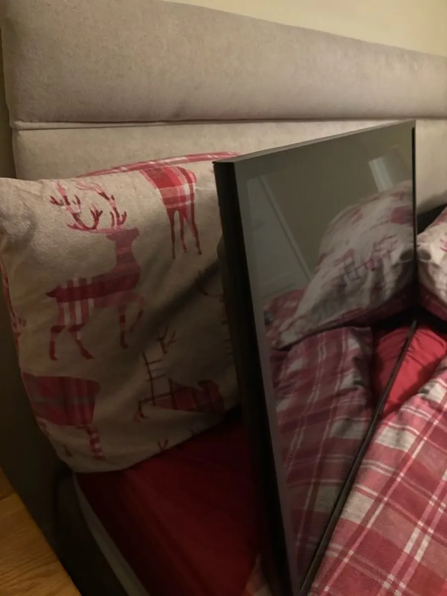 Samsung 32" HD Ready Smart LED TV - Image 3