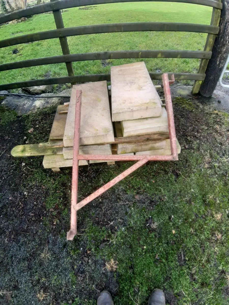 10 number of box iron roofing hanger trestles - Image 1