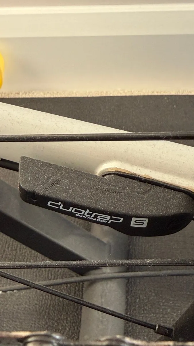 Trek FX 3 Disc Hybrid Bike + Lot of accessories - Image 4