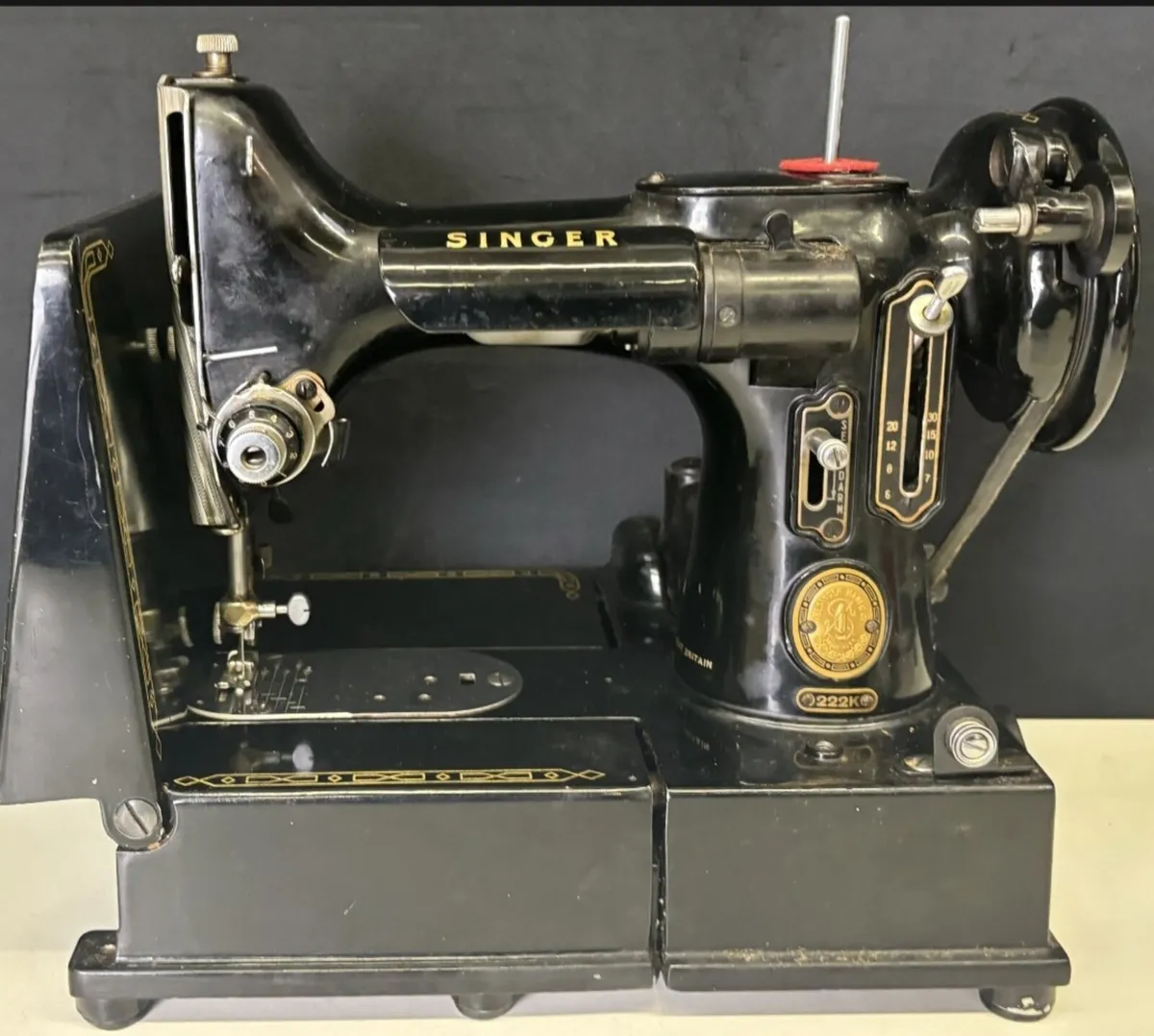 Singer 222K Feather weight sewing machine - Image 1