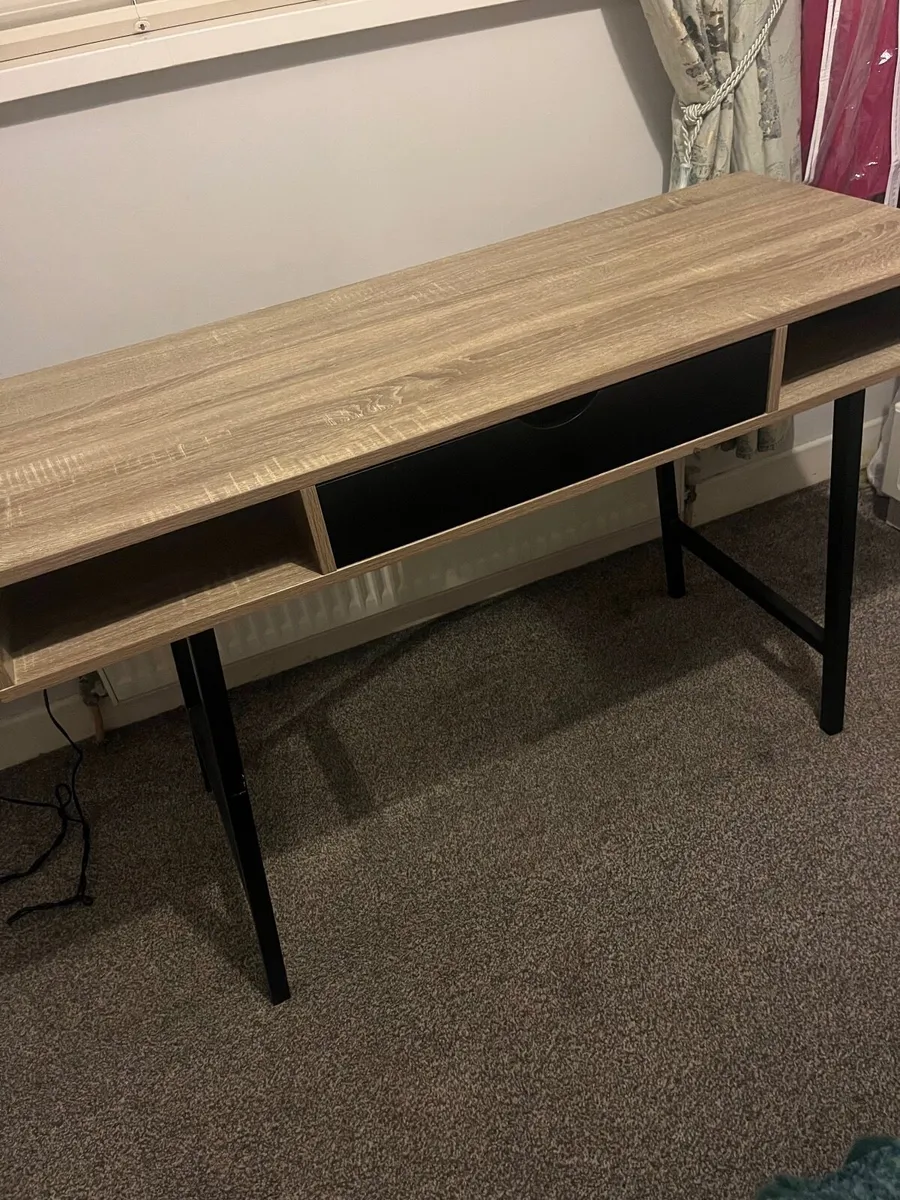 Study / Gaming Desk - Image 1