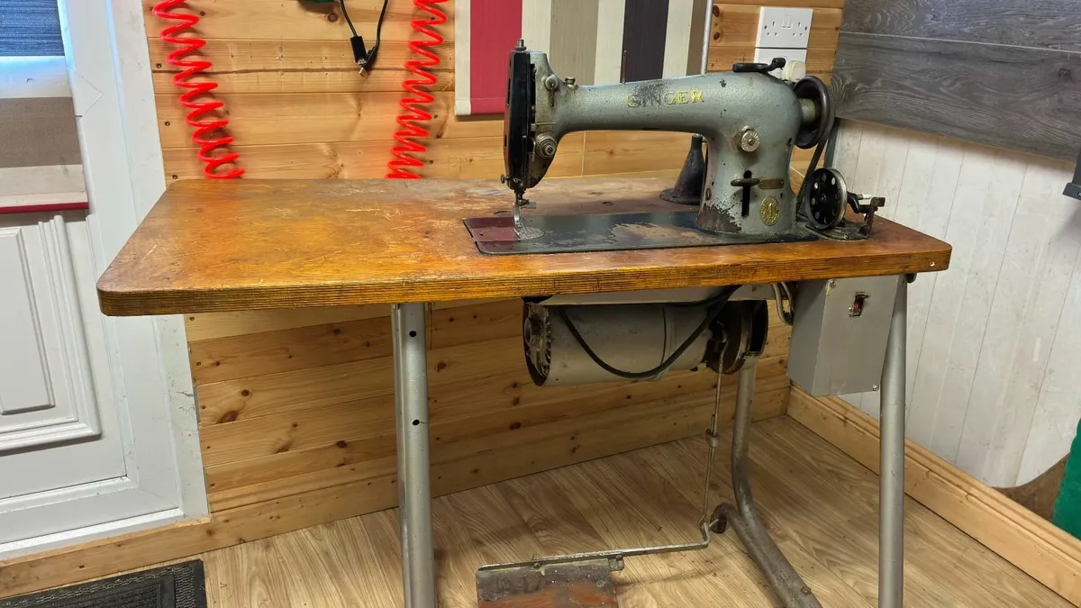 Industrial Sewing Machine - Image 1
