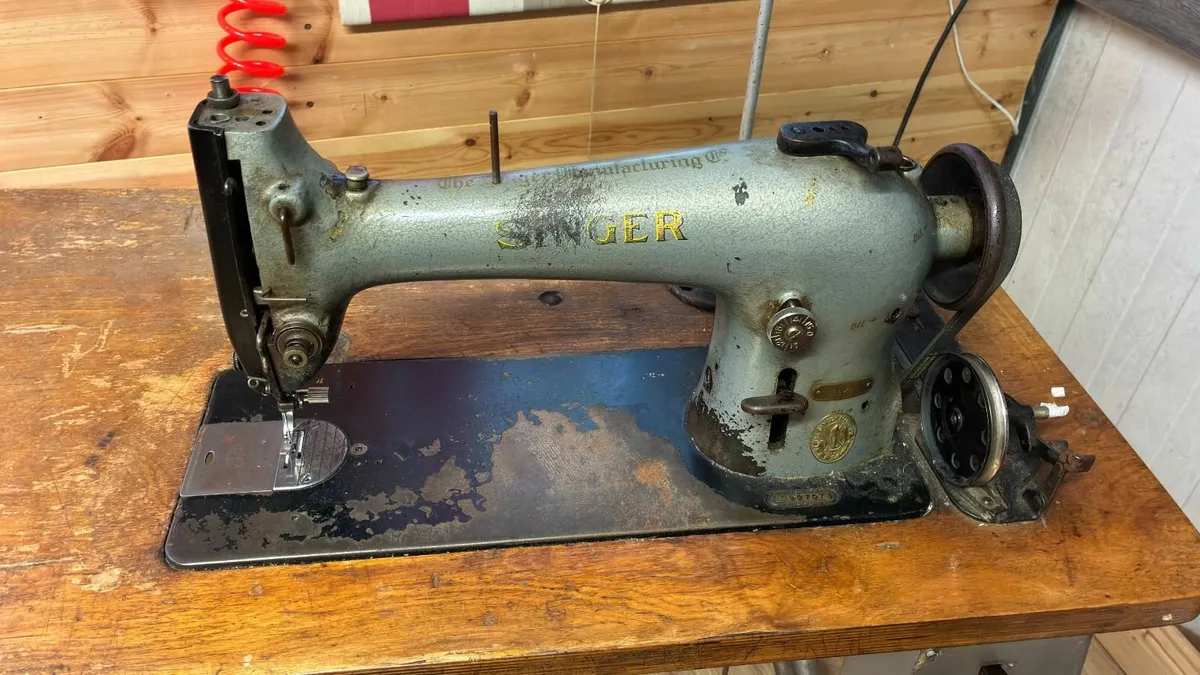 Industrial Sewing Machine - Image 4