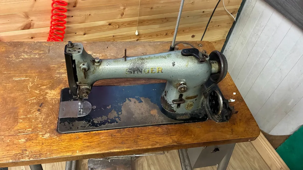 Industrial Sewing Machine - Image 2