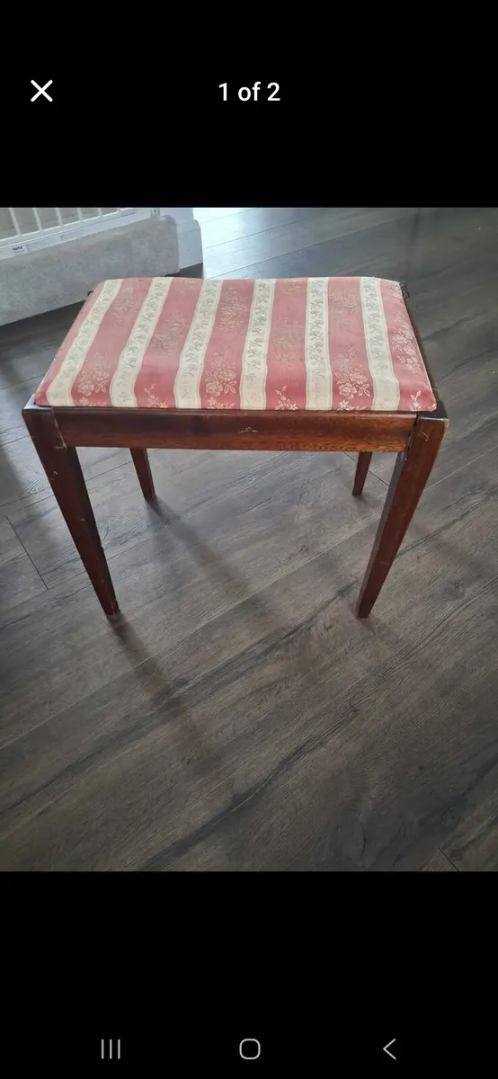Piano stool