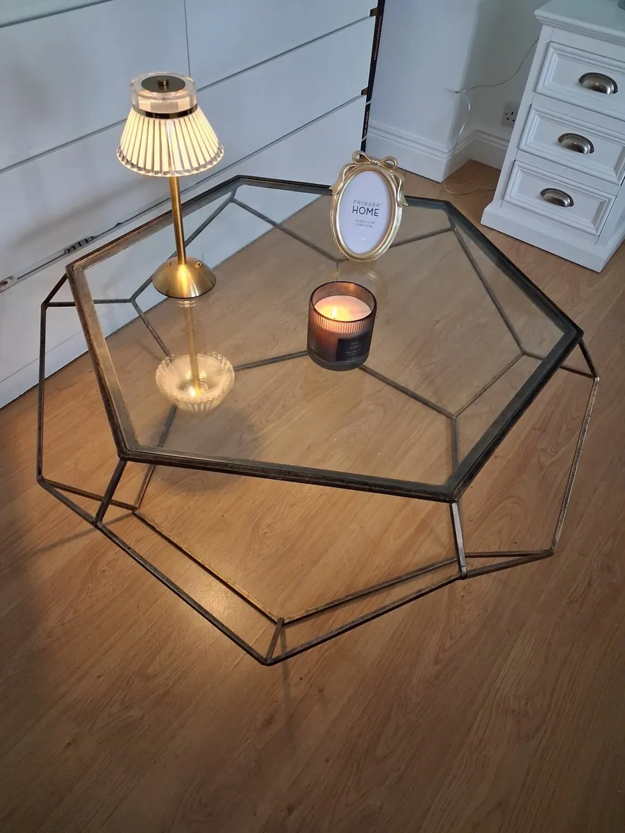 Coffee table - Image 1