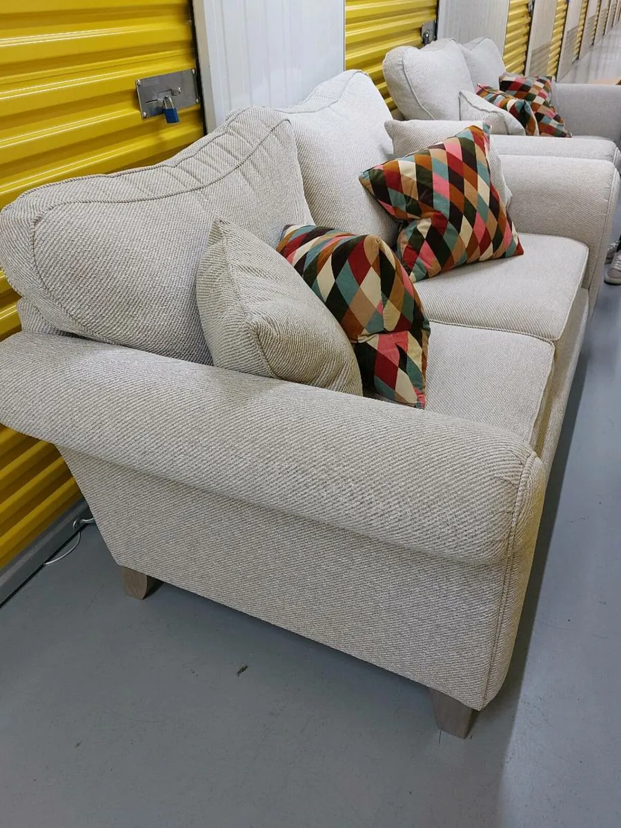 2 seater and 3 seater couch - Image 4