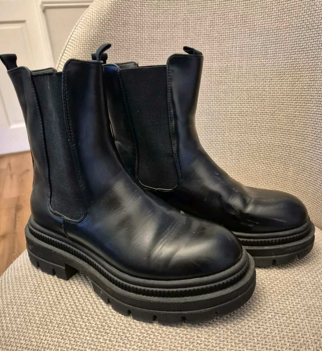 Ladies Top and Boots - Image 4