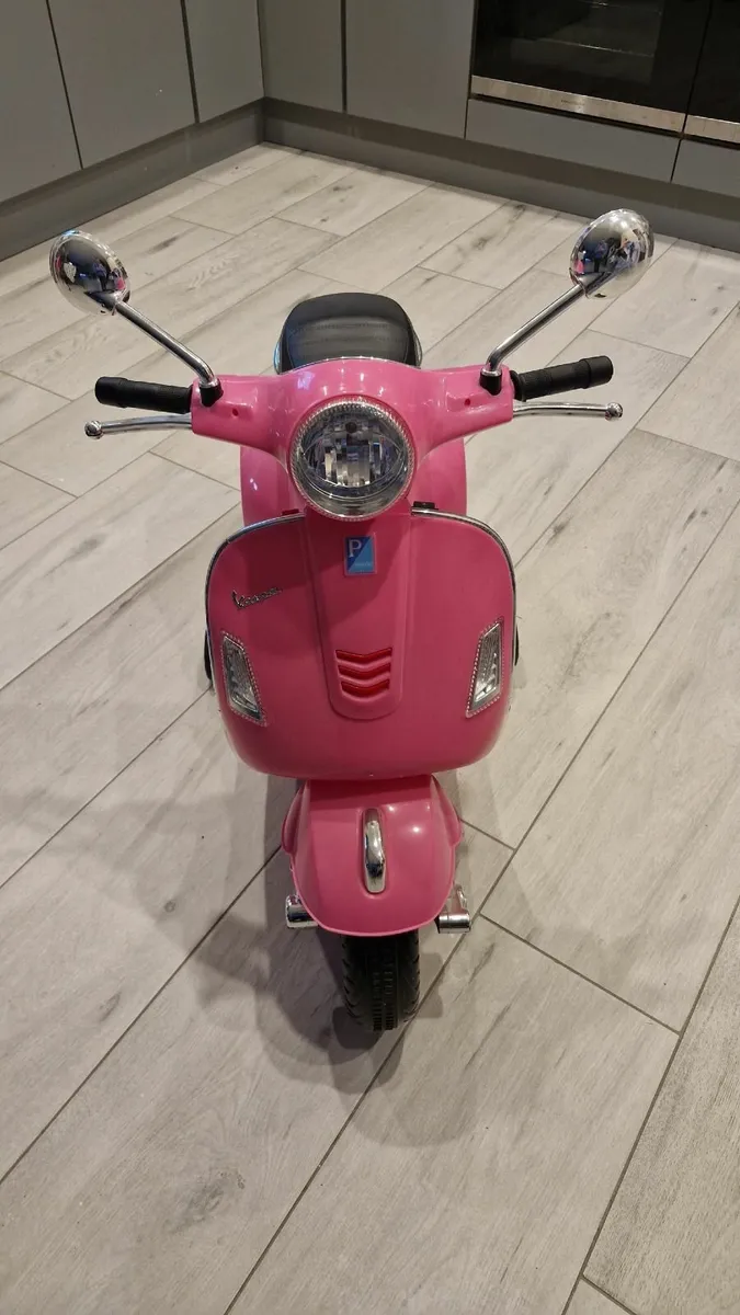Electric vespa - Image 2