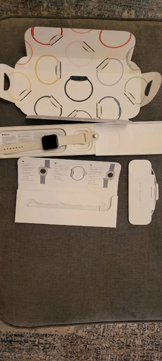 Smart watch: Brand new Apple watch SE Gen2 40mm - Image 4