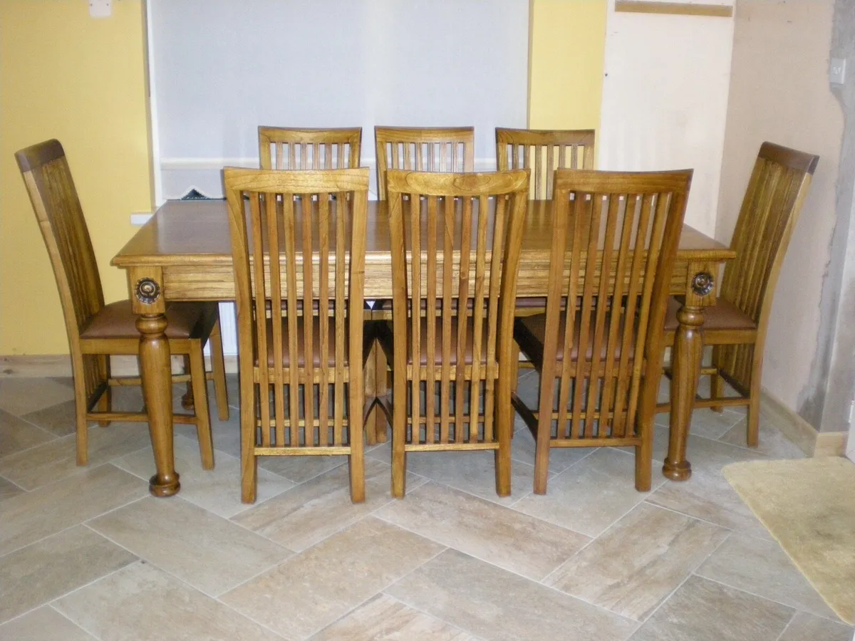 Table & 8 chairs