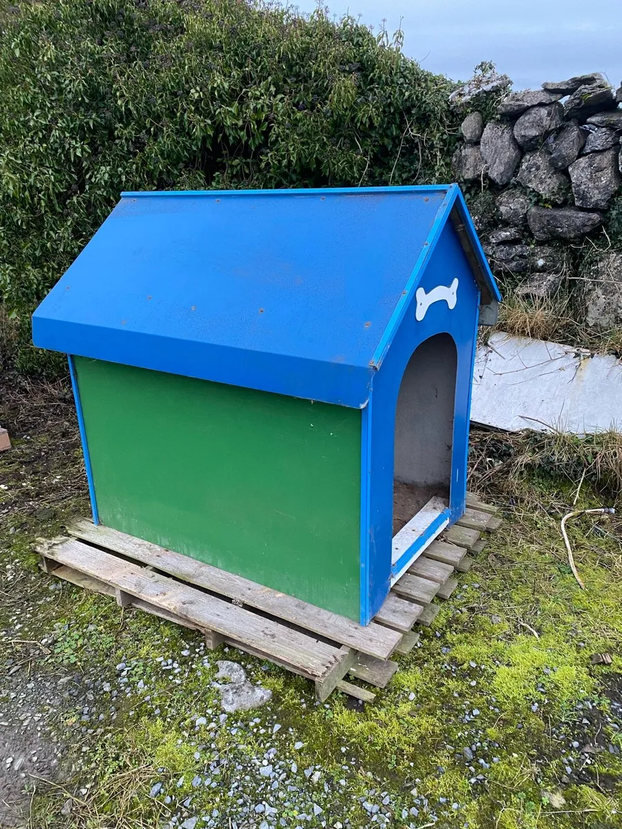 Dog house - Image 1