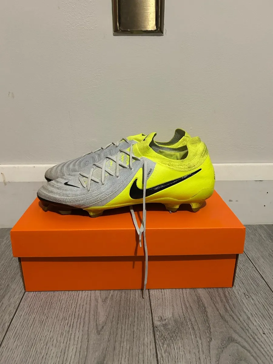 Nike phantom gx football boots - Image 1