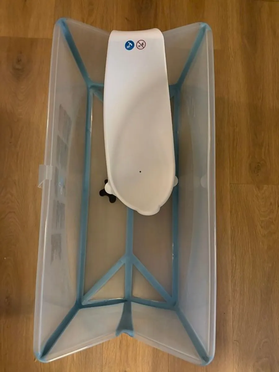 Stokke Flexi Bath XL with newborn support Like New - Image 1