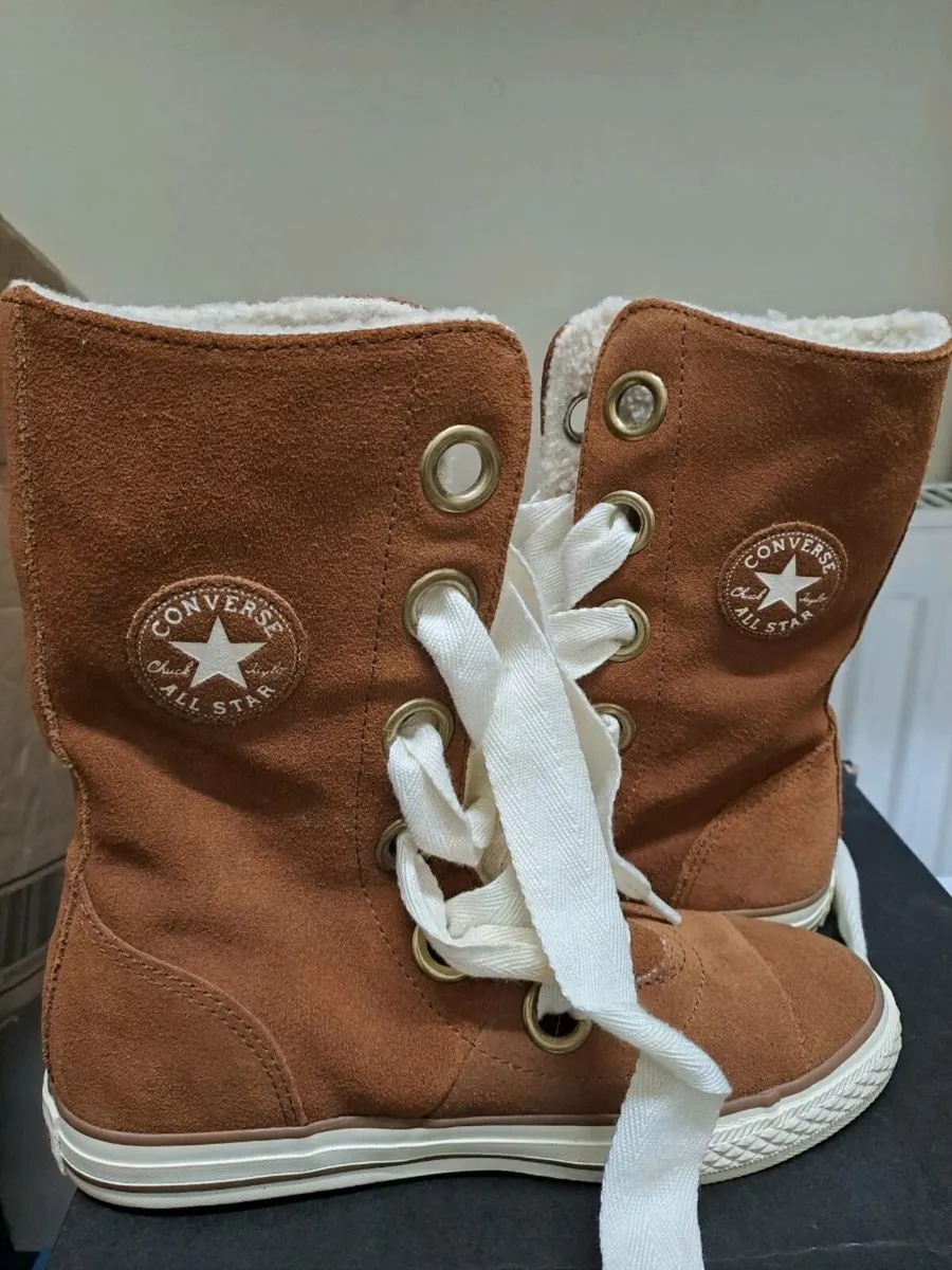 Converse All Star Suede Boots – Size UK 4 - Image 1