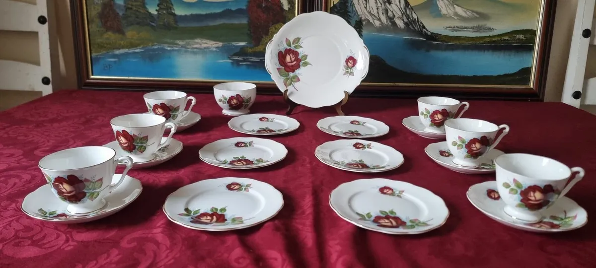 20 Pc. Queen Anne Opera English Bone China Tea Se - Image 3