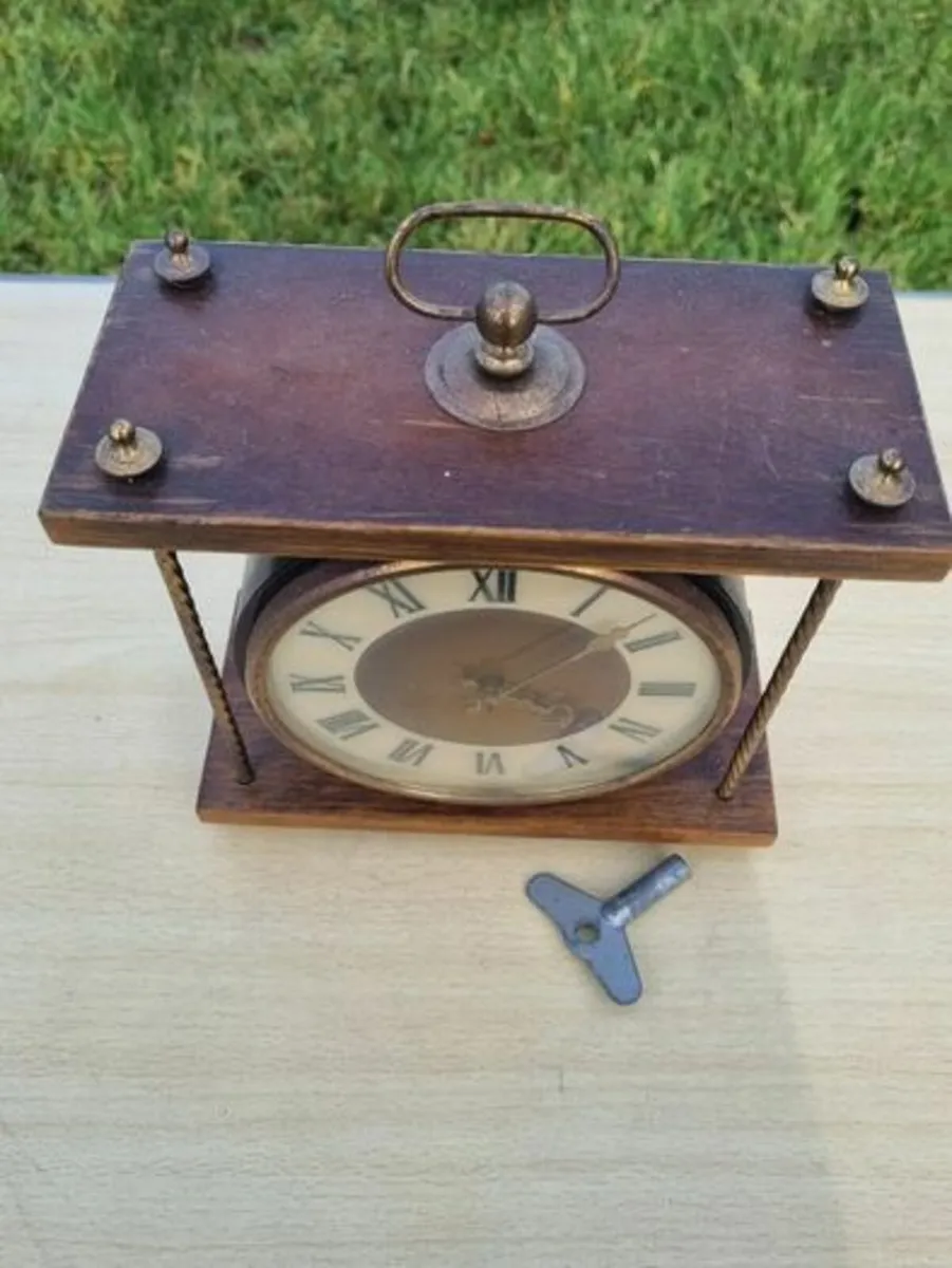 Vintage mantel clock/desk clock "Vesna" - Image 2