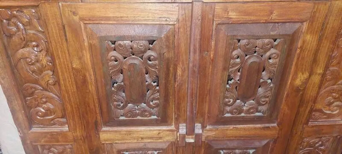 Decorativw wooden cabinet - Image 2