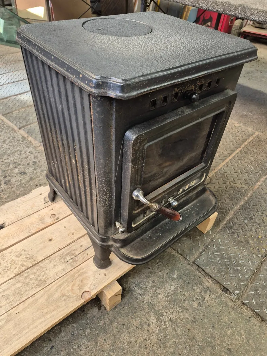 Solid fuel stove - Image 2