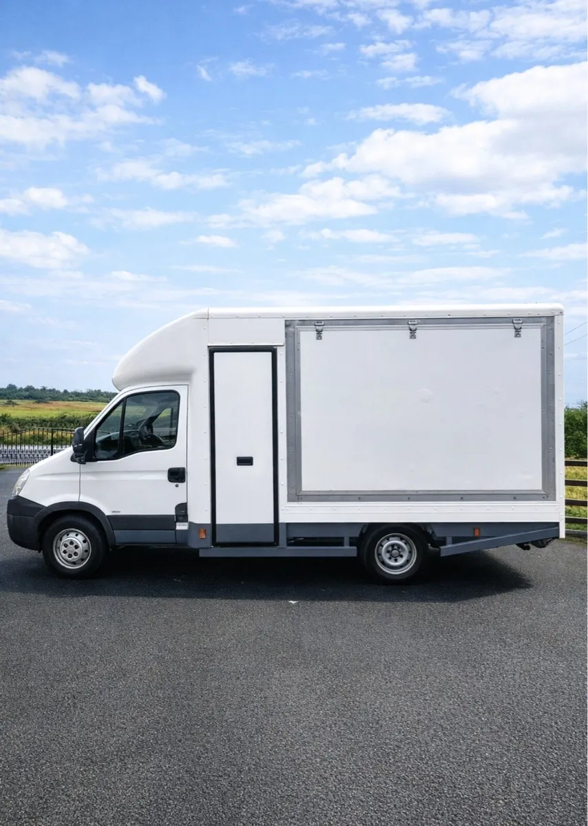 Catering Van - Image 1