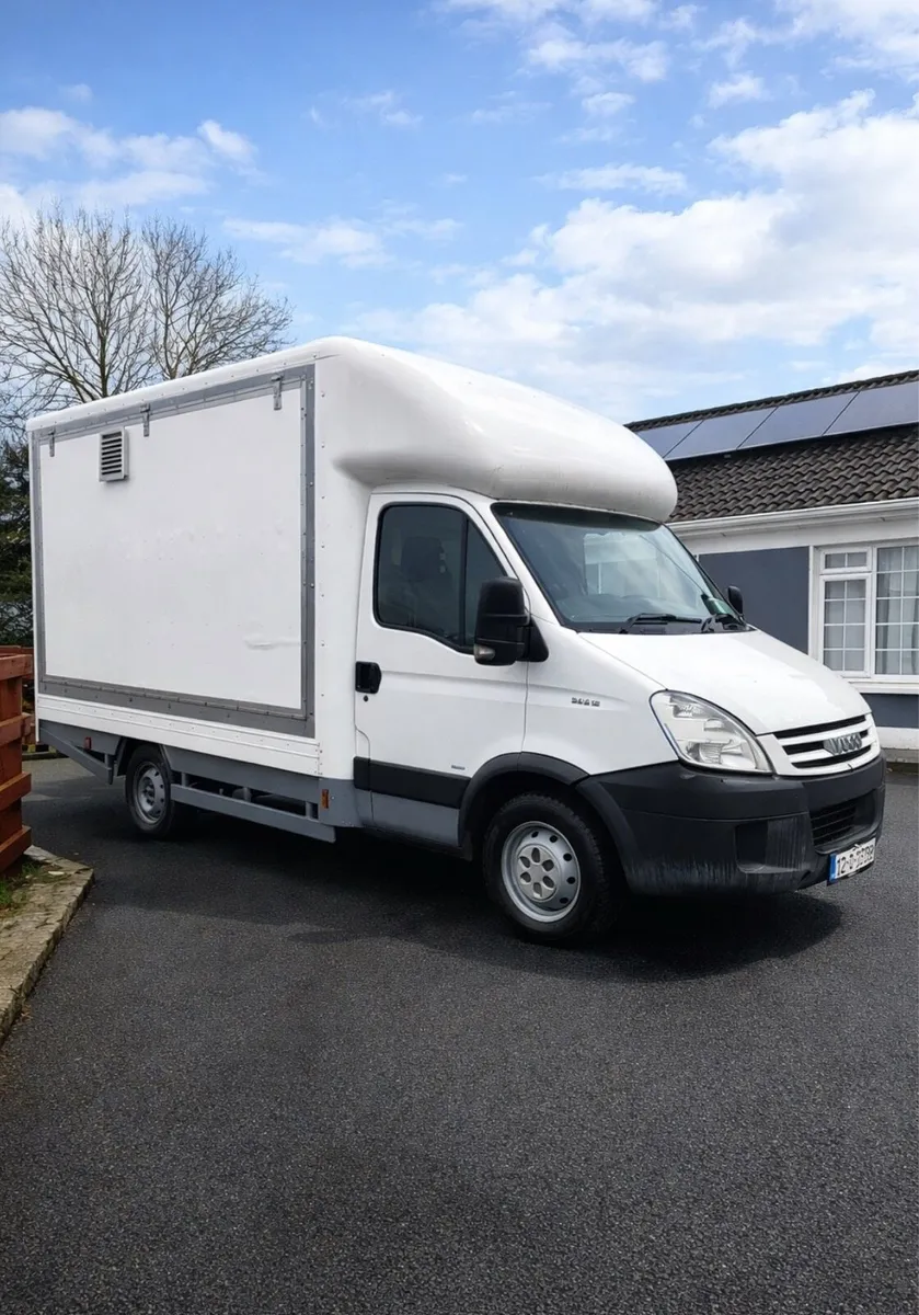 Catering Van - Image 2