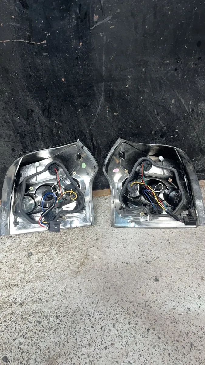 E12 Toyota lights - Image 2