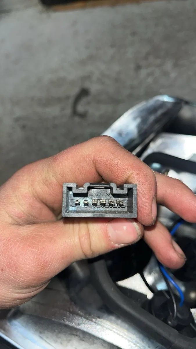 E12 Toyota lights - Image 3