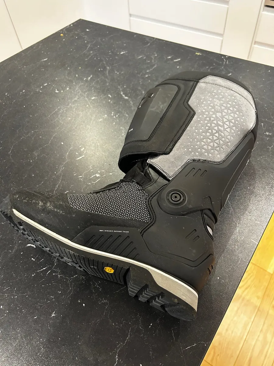 Revit enduro boots - Image 1