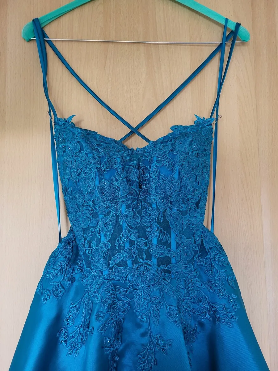 Debs dress - Image 4