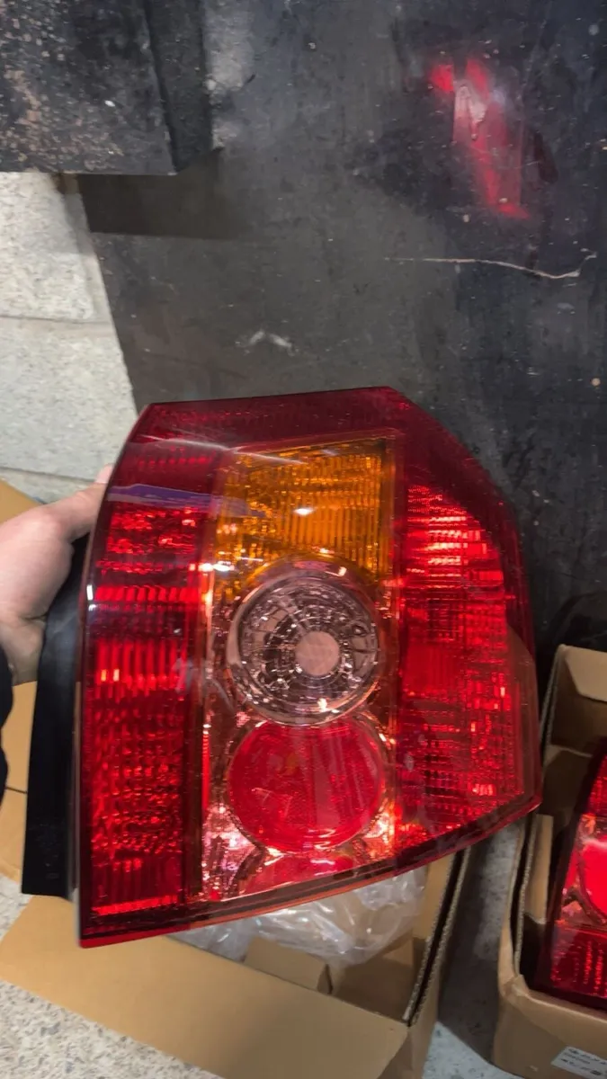 Original lights for e12 Toyota - Image 2