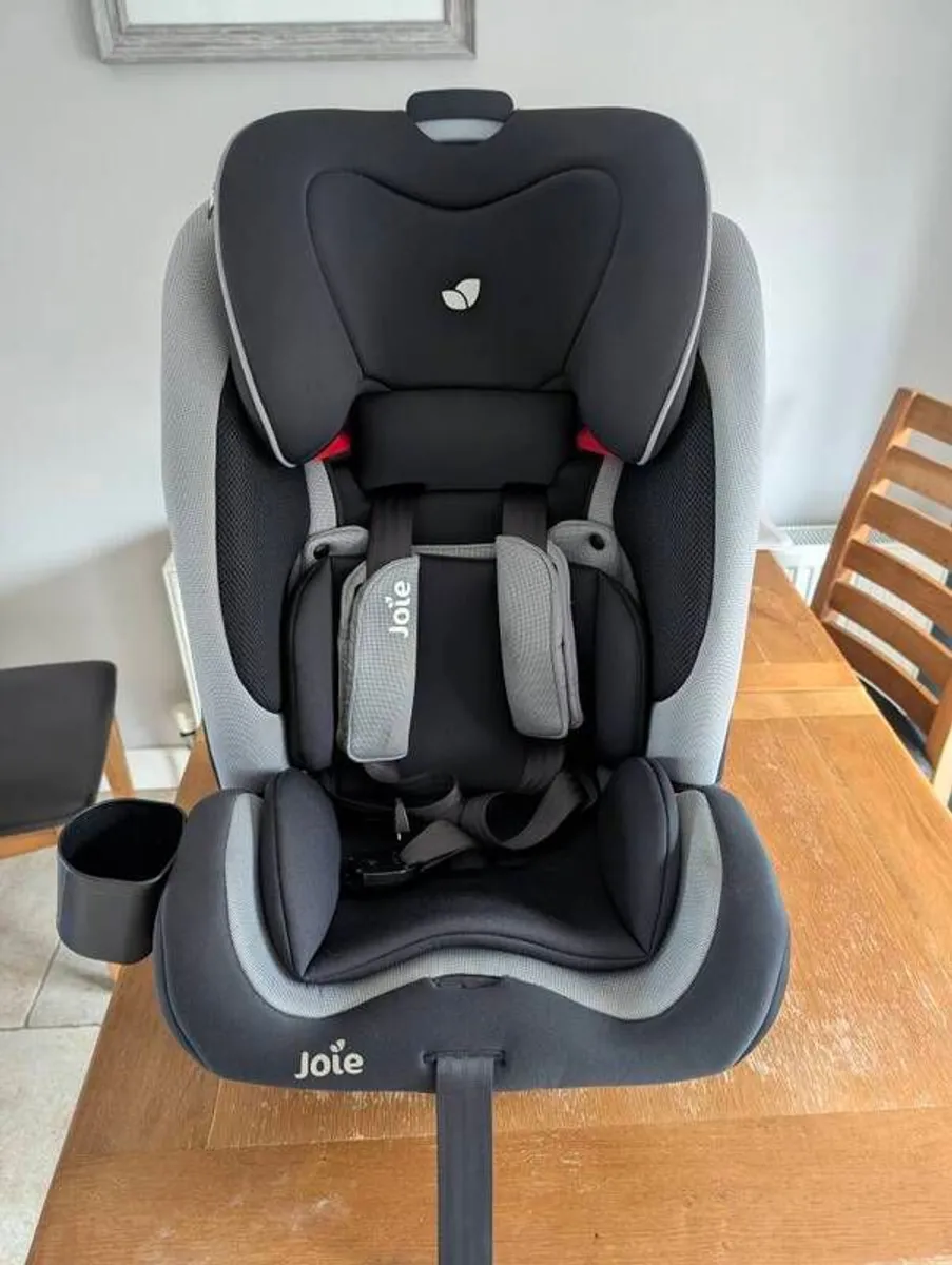 Joie Iso Fix Car Seat - Image 1