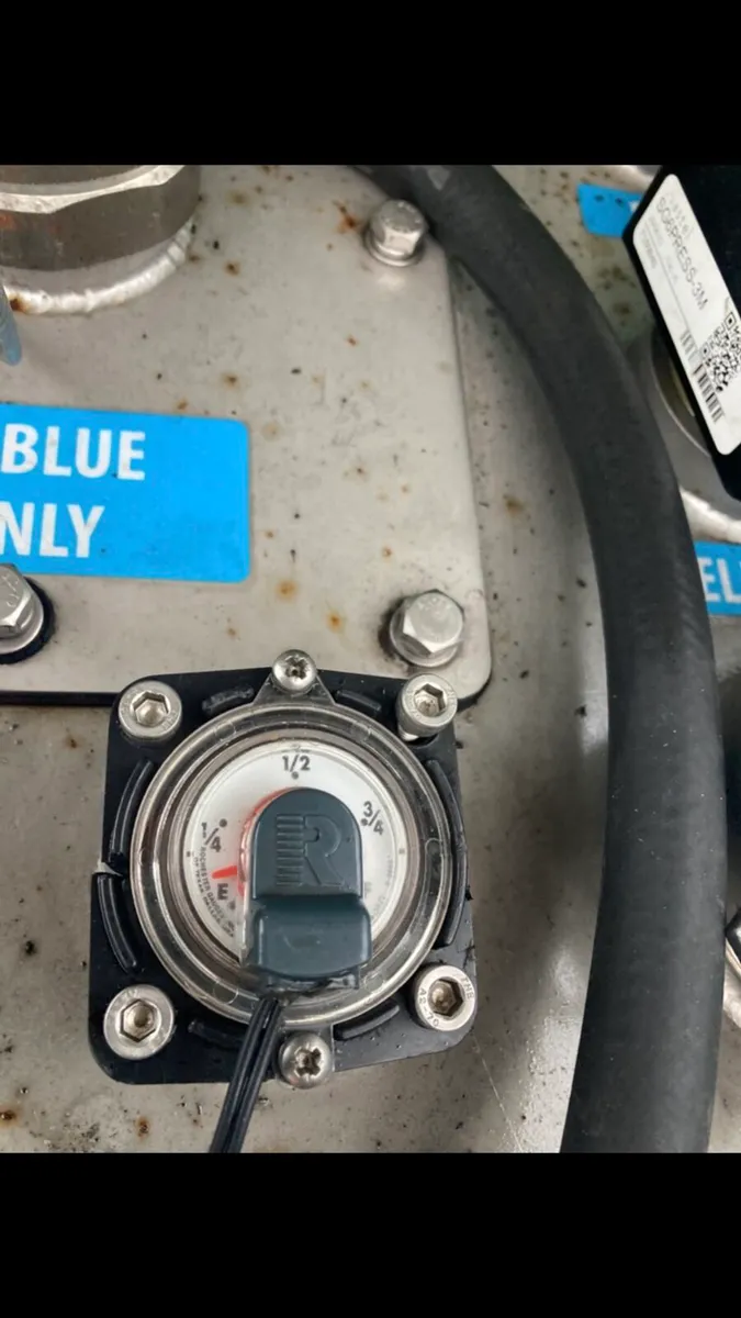 1650 litres Adblue Static Bunded Tank - Image 3