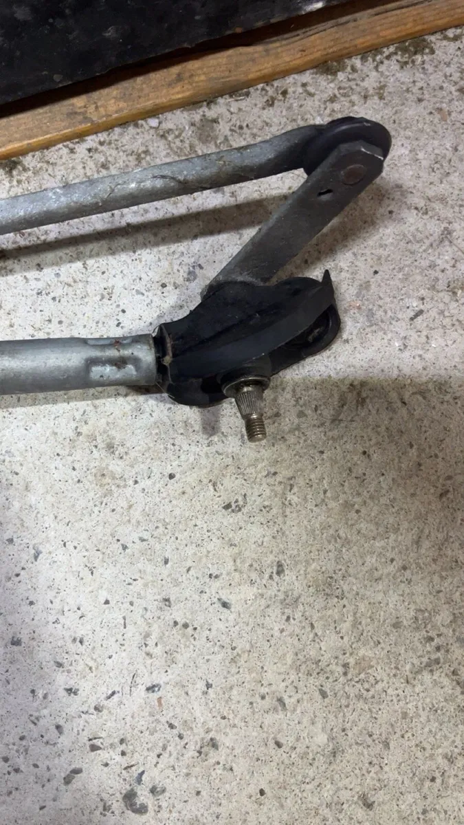 Wiper motor for e12 Toyota - Image 1