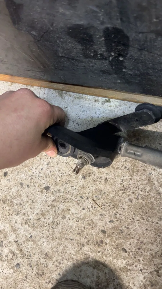 Wiper motor for e12 Toyota - Image 2