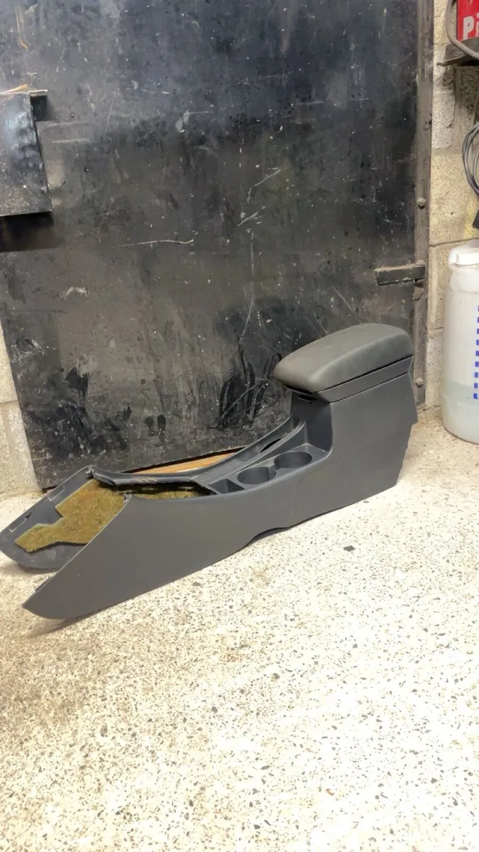 Center console for e12 Toyota - Image 4