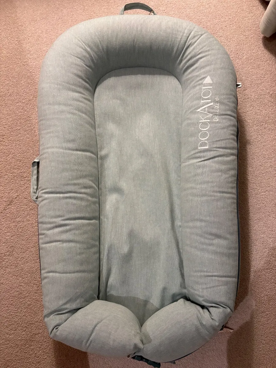 Dockatot Deluxe - Image 1