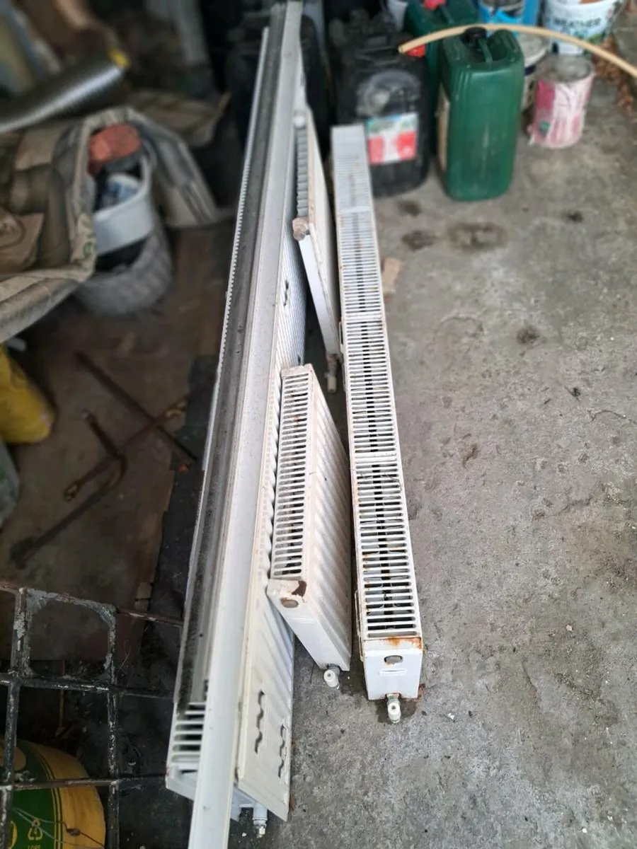 Stove and radiators - Image 3