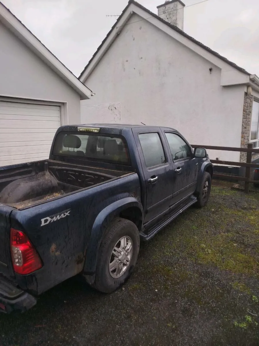 2011 Isuzu DMax Crew cab - Image 3