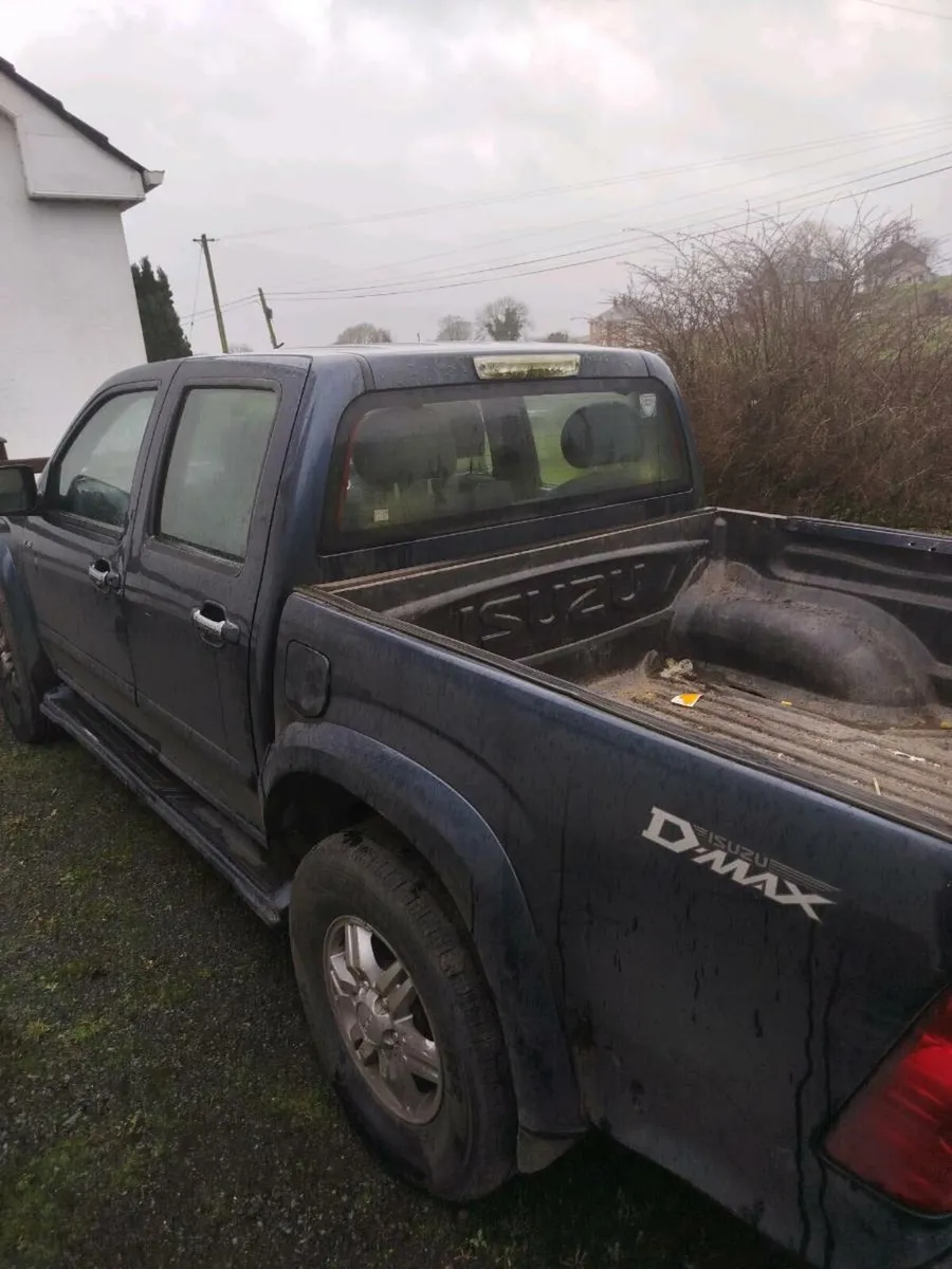2011 Isuzu DMax Crew cab - Image 4