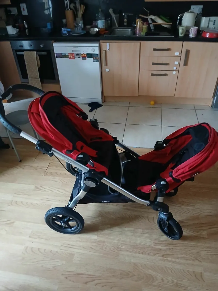 Double. Buggy - Image 1