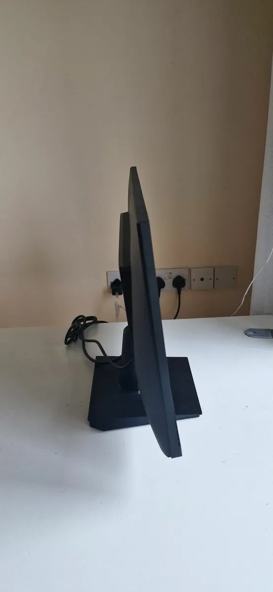 Office Desk, Chair & Monitor – Excellent Condition - Image 4