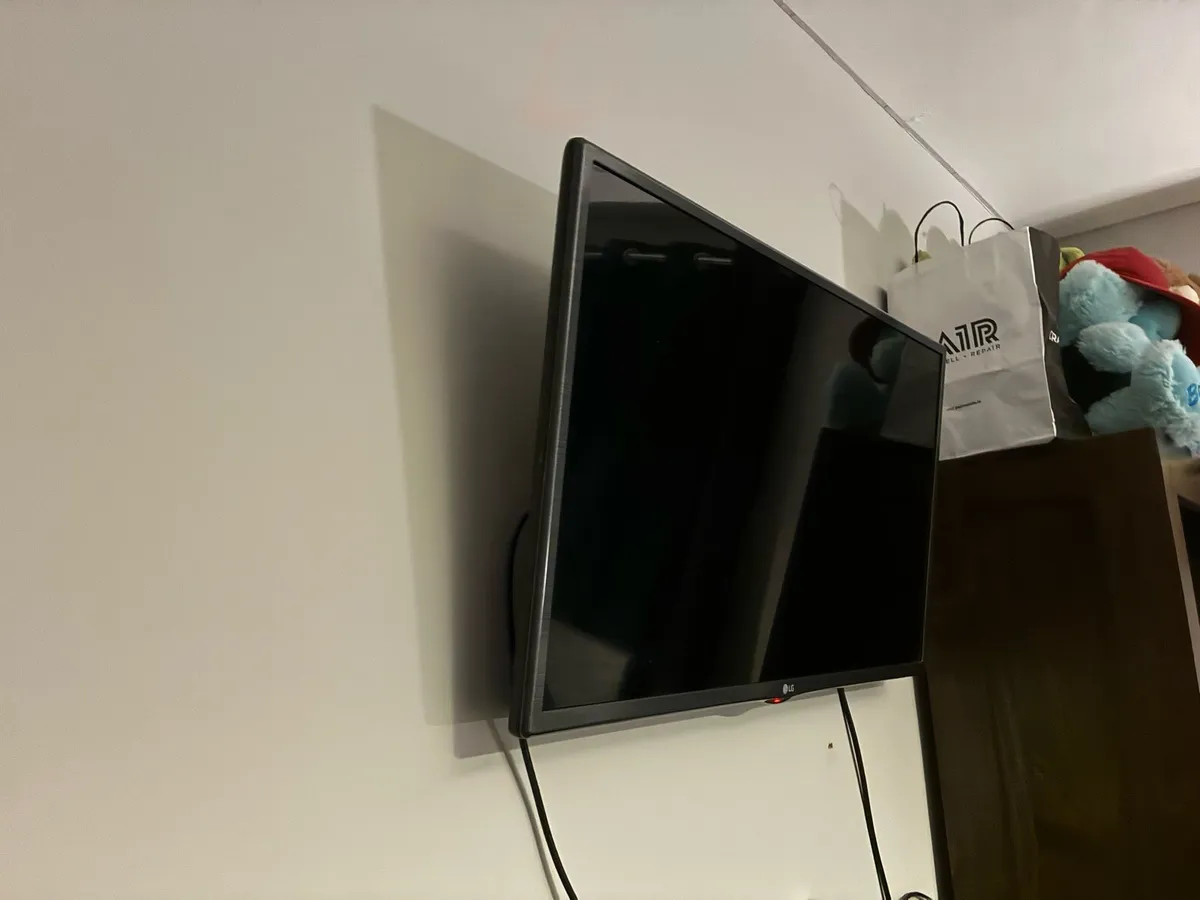 LG 32inch TV - Image 2