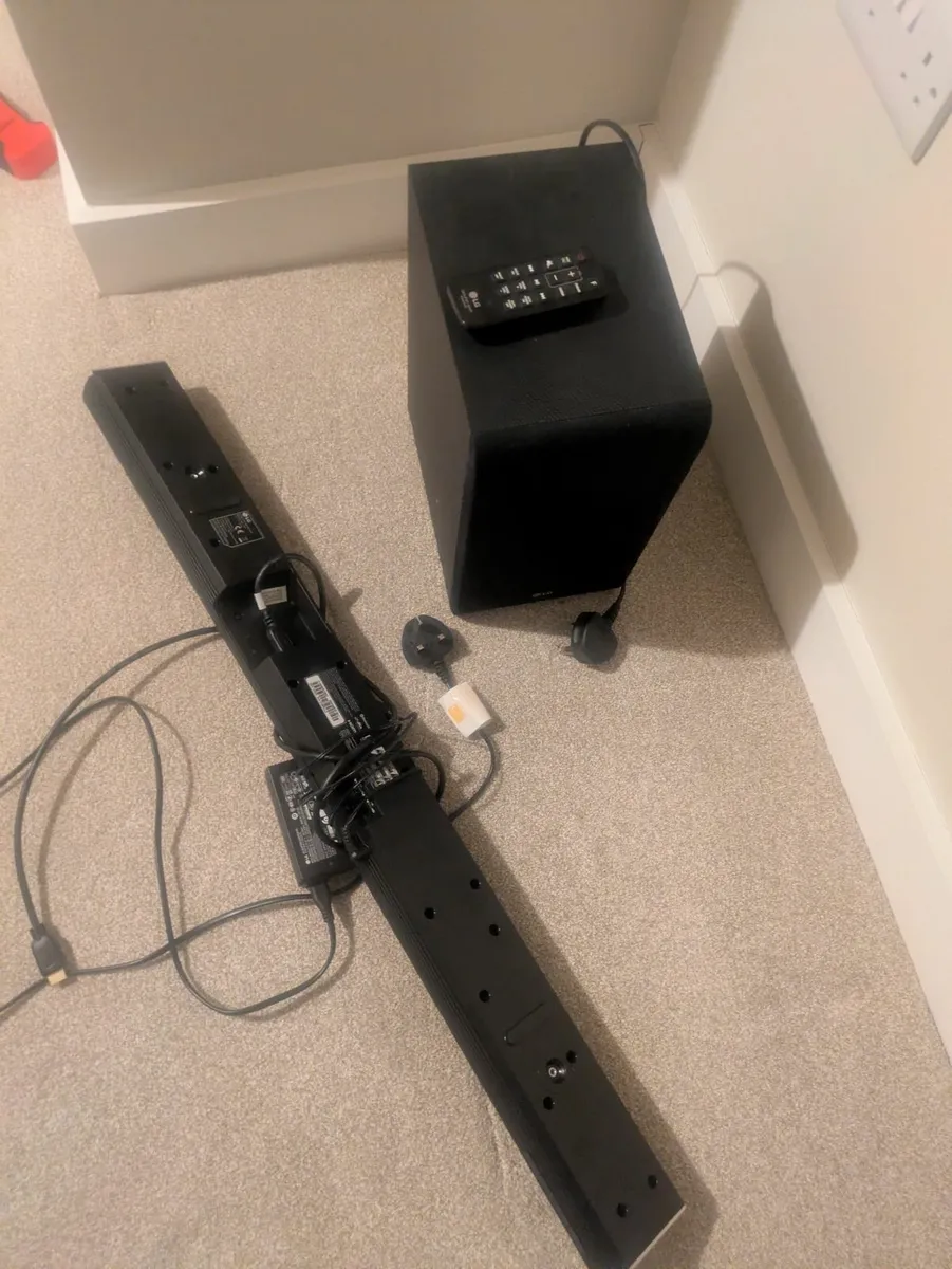 Lg soundbar and speaker