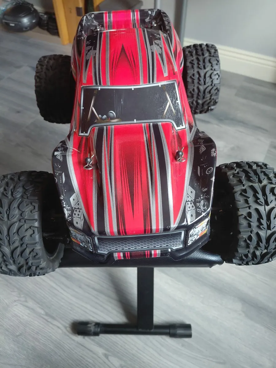 RC Monster Truck Black Bull - Image 4