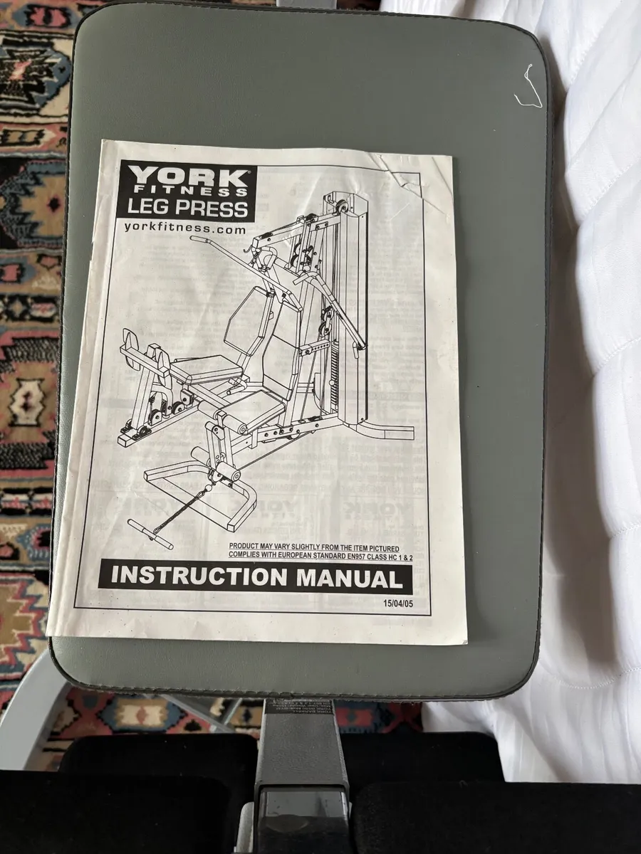 York Home gym with leg press - Image 3