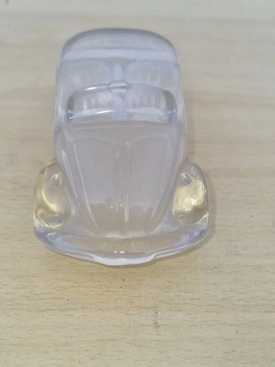 Crystal paperweight in the shape of a Volkswagen B - Image 4