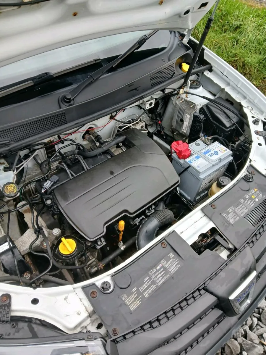 Dacia Sandero 1.2 16v - Image 2