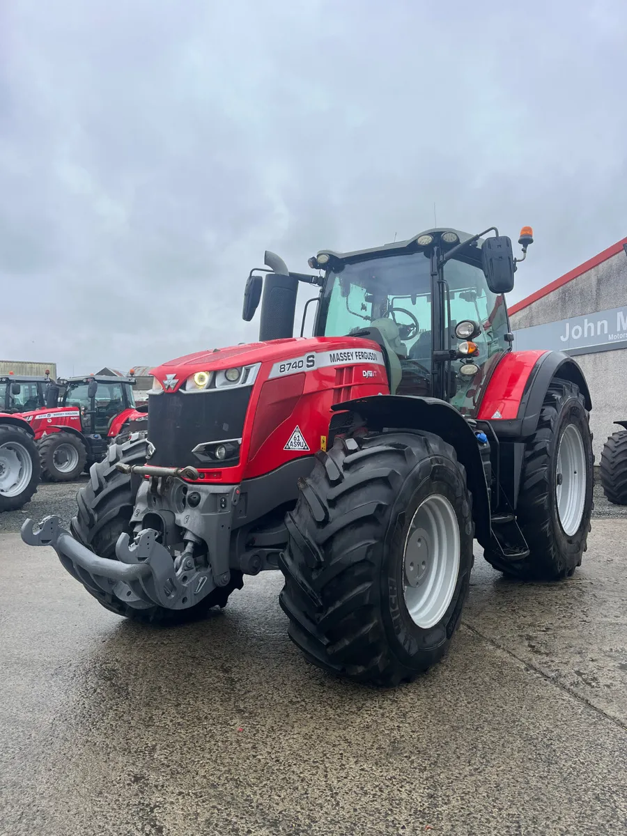Massey Ferguson 8740S - Image 3